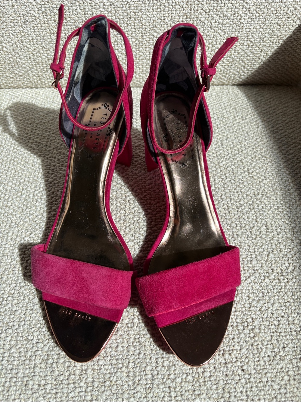 Ted Baker Hot Pink Suede Block Heel Sandals – Size 8.5 / EU 39